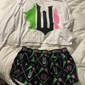 Wicked Women's White and Black Pajama Set
